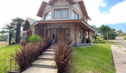 Casa com 3 quartos à venda na Rua Pessegueiro, 150, Vivendas do Arvoredo, Gramado por R$ 2.200.000