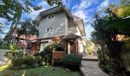 Casa em condomínio fechado com 4 quartos à venda na Rua João Alfredo Schneider, 547, Planalto, Gramado por R$ 1.650.000