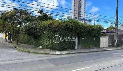 Casa na Av. Norte com 4 Qts  2 Vagas na Tamarineira