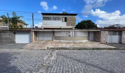 CASA SOBRADO 1° ANDAR COM 5 QTS 2 SUÍTES 5 BANHEIROS NO CORDEIRO: