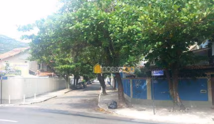 2 Casas na Pres Roosevelt para venda .