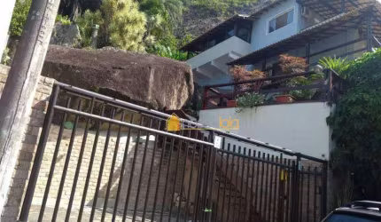 Casa com 4 dormitórios à venda, 374 m² - Itacoatiara - Niterói/RJ