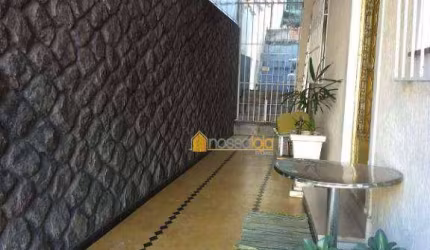 Casa com 13 dormitórios à venda, 299 m²