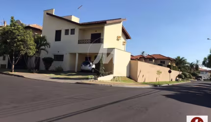 Casa (sobrado em condominio) 4 dormitórios/suite, cozinha planejada, portaria 24hs, lazer, em condomínio fechado
