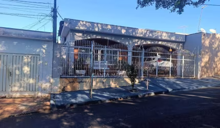 Casa (térrea na rua) 3 dormitórios/suite, cozinha planejada