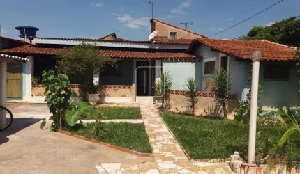 Casa (térrea na rua) 2 dormitórios/suite