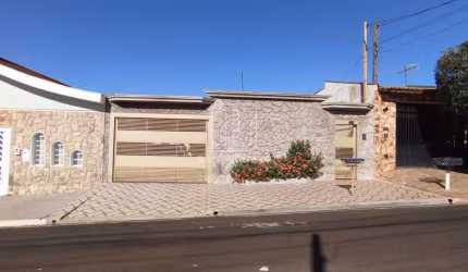 Casa (térrea na rua) 3 dormitórios, cozinha planejada