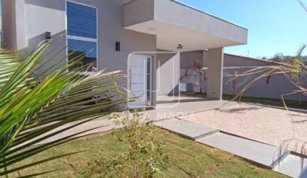 Casa (térrea na rua) 3 dormitórios/suite, cozinha planejada