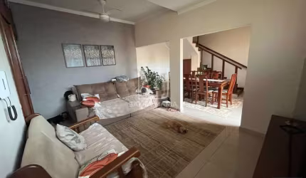 Casa (sobrado na  rua) 2 dormitórios/suite, cozinha planejada