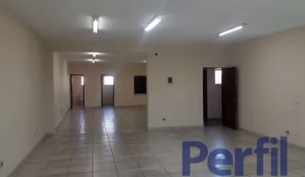 Sala comercial para alugar na Vila São João, Poá  por R$ 5.000
