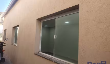 Sala comercial para alugar na Vila Ferreira, Itaquaquecetuba  por R$ 1.800