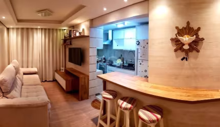 Ótimo apartamento de 72m², super aconchegante, com 3 quartos, sendo 1 suíte, banheiro social, living para 2 ambientes com cozinha americana integrada e sacada. &lt;BR&gt;Apartamento mobiliado (porteir