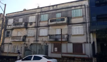 Lindo apartamento no Bairro São João, com  110m² privativos, 3 dormitórios, sala grande, cozinha espaçosa, banheiro amplo com ventilação direta, sacada nos dormitórios,  sala de cozinha com garagem co