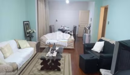 Apartamento 3 dormitório na  Duque de Caxias  com vista para o Guaíba ,  Vaga de garagem. Água quente, caldeira a lenha. Edifício portaria 24 hrs, 2 elevadores, CFTV e zelador. Ótima orientação solar 