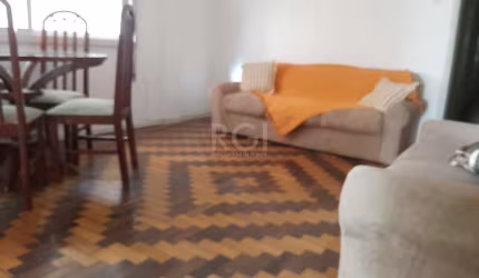 Apartamento na Independência Porto Alegre&lt;BR&gt;próximo ao  Bom Fim, perto da rua Independência, Colégio Rosário, UFRS, frente, desocupado,&lt;BR&gt;3 quartos, living 2 ambientes, banheiro social, 