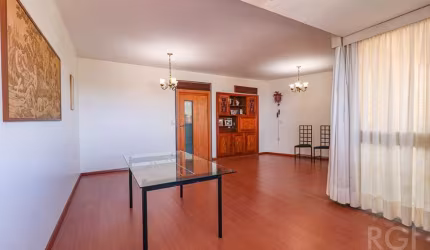 Excelente apartamento de 4  quartos ,sendo 1 suíte, apenas 2 por andar, de frente/lateral, sol norte/leste/oeste, semi mobiliado, living amplo para 2 ambientes com sacada, linda vista panorâmica do Gu