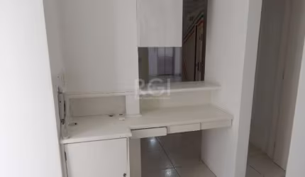 Sala no Edifício Marabu , de frente , bem iluminada , com 44,62 metros quadrados , opção de uma vaga (valor a parte 100 mil),  piso em porcelanato, teto com gesso rebaixado e com luminárias, banheiro.