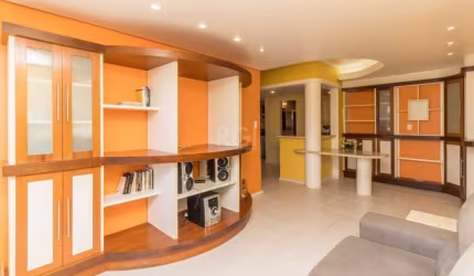 Ótimo apartamento, com 82,70m², 02 dormitórios, sendo 01 suite, living com 02 ambientes, banheiro social, cozinha planejada, dormitórios planejados, ficam todos os móveis e eletros. 01 vaga para veícu