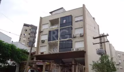 Cobertura localizado no bairro Cristo Redentor, com 115,81m² no 4º andar. Imóvel com 02 dormitórios, sala de estar/jantar, cozinha, banheiro social, lavabo, área de serviço, churrasqueira e pisos em c