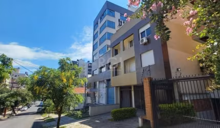 Vende cobertura próxima ao Clube SOGIPA! Excelente cobertura 1 dormitório sendo suíte, cozinha completa, ar condicionado, gás central individual, persianas,  Cobertura com churrasqueira, banheira de h