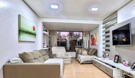 Apartamento 3 dormitórios com 91 m², living dois ambientes com sacada integrada e churrasqueira, cozinha americana com entrada de serviço, área de serviço separada e 2 banheiros. Cômodos amplos comple