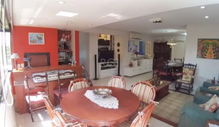 Excelente apartamento 3 dormitórios (1 suíte), 122 m² privativos e 2 vagas de garagem no Bairro Bela Vista em Porto Alegre.&lt;BR&gt;&lt;BR&gt;Planta conta com mais 25m² de área de sacadas, living amp