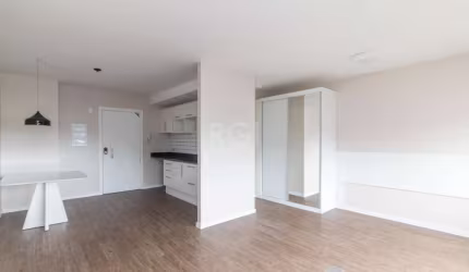 Semi Pronto!&lt;BR&gt;Loft com 38m², semimobiliado, com 1 dormitórios, vista panorâmica, cozinha montada, Split, 1 garagem coberta.&lt;BR&gt;Infraestrutura completa com salão de festas, sala fitness, 