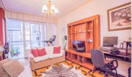 Apartamento com 4 dormitórios sendo 1 suíte, andar alto, 207m2 privativos , com churrasqueira e vista para o Guaíba. &lt;BR&gt; EDIFÍCIO  TRADICIONAL PRÓXIMO AO HOSPITAL MOINHOS DE VENTOS E COLÉGIO BO