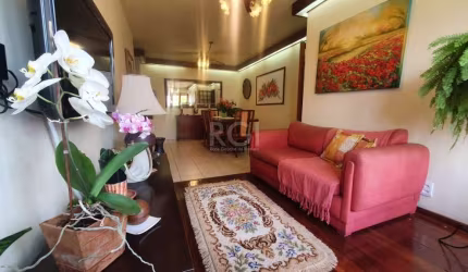 Apartamento 3 dormitórios sendo um suíte, box de garagem coberto e fixo, peças amplas, sala de dois ambientes, cozinha montada ampla, área de serviço e dependência de empregada com banheiro (tipo suít