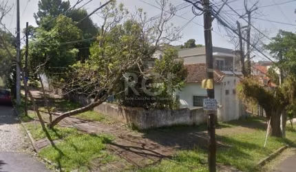 Terreno de esquina na Chácara das Pedras, atrás do posto policial. Ótima localização para residência, comércio ou até mesmo um pequeno conjunto de casas geminadas (condomínio). Área aproximada de 520m