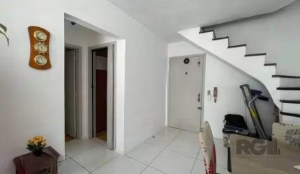 Conheça essa linda cobertura à venda localizada na Rua Leopoldo Bier, Santana, Porto Alegre. Com 2 dormitórios, 2 banheiros, área privativa de 86.36m² e vaga de garagem. Infraestrutura completa com ci