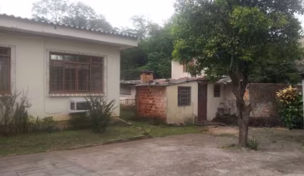 Terreno, 1200m², com 2 casas construídas, ambas com 3 quartos e 3 banheiros, churrasqueira e piscina.&lt;BR&gt;proprietário estuda dação.&lt;BR&gt;&lt;BR&gt;Dimensões do terreno 25,90x15,5021,50x41,50