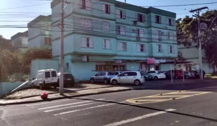 Apartamento térreo com 4 dormitórios no bairro santa tereza. Vaga para 2 carros, sendo uma rotativa e outra garagem fechada, grades nas janelas, 2 banheiros e área de serviço separada da cozinha.&lt;B
