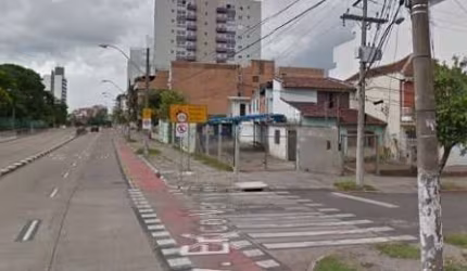 Terreno de esquina em ótima localização, próximo a Érico Verissimo. Estuda proposta e imóvel como parte de pagamento.