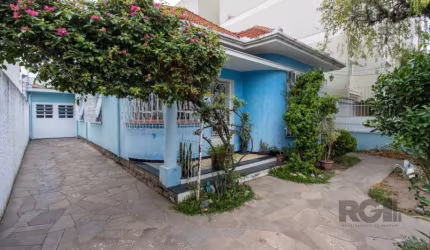 Casa | 3 quartos | 126,89m2 | 5 vagas | Bairro Azenha&lt;BR&gt;&lt;BR&gt;Casa Comercial à venda - localizada na rua Germano Hasslocher - bairro Azenha, com 126,89m2 privativos, o imóvel contém 3 quart