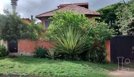 Amplo terreno com, 1.500m²&lt;BR&gt;no mesmo terreno, contem tres casa de alvenaria, prontas para morar.&lt;BR&gt;ligue e marque sua visita com um dos nossos corretores.