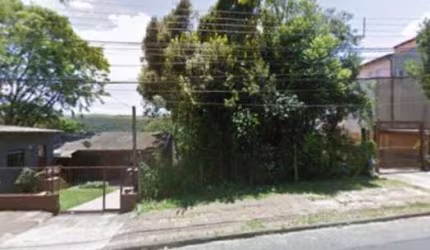 Terreno escriturado em excelente localização  próximo  Av Vicente Monteggia, lugar alto com transporte coletivo na frente. Rua com asfalto, transporte coletivo, fácil acesso à perimetral e comércio da