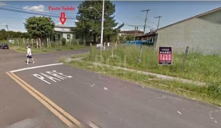 Terreno de esquina, 202,50 m2, em frente ao posto de saúde da Hípica, com linha de ônibus na porta. Ruas asfaltadas com farto comércio e meios de locomoção. Para maiores informações, contate o correto