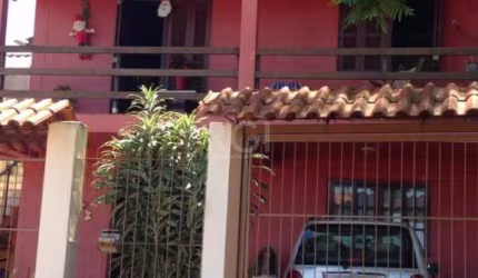 Casa residencial | 3 dormitórios | 1 vaga de garagem | Pátio | Sacada&lt;BR&gt;&lt;BR&gt;Casa no bairro Vila Nova, três dormitórios, com 90m², mobiliada, duas salas, possui 1 vaga de garagem , sacada 