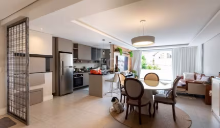 Uma varanda para chamar de sua!&lt;BR&gt;&lt;BR&gt;Amplo e com terraço próprio.&lt;BR&gt;&lt;BR&gt;São três suítes, sendo uma com sacada,  living em três ambientes com terraço, lavabo, cozinha com áre