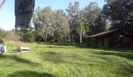 Excelente área plana, medindo 40x140=5.600m².&lt;BR&gt;Ótima para construir condomínio.&lt;BR&gt;Ligue , e marque sua visita!!!!!!!!