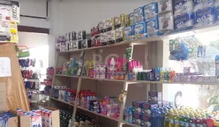 Loja comercial, 45,47m2, locada ao Mini Mercado Casa, juntamente com outras 2, totalizando 137,13m2.  Em região de farto comércio e meios de transporte., localza-se na continuação da Cel Marcos, próxi