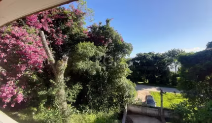 Terreno em aclive,  na frente do Guaiba!!&lt;BR&gt;Pôr do sol espetacular ! Quase 4000m2!&lt;BR&gt;Duas entradas:  pela Av. Beira Rio  e pela Avenida Circular, em Belém Novo, Porto Alegre.&lt;BR&gt;Po
