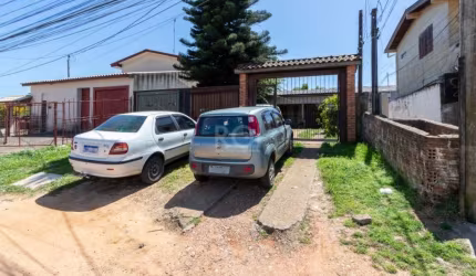 Casa com 2200m ² área privativa, com espaço para deposito , garagem , amplo pátio. &lt;BR&gt;3 dormitório, 1 banheiro social, cozinha , sala de estar, churrasqueira .&lt;BR&gt;&lt;BR&gt;Localizada no 