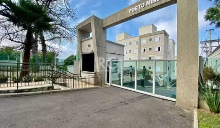 Apartamento reformado, no bairro Cavalhada em Porto Alegre, 02 dormitórios, banheiro, área de serviço, cozinha americana, armários sob medida, condomínio com salão de festas com churrasqueira, pracinh