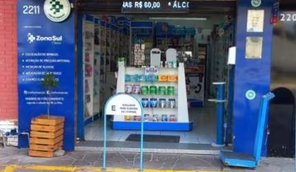 Loja em ótimo ponto comercial, com metragem de 42m².&lt;BR&gt;Proprietário deixa os moveis. &lt;BR&gt;Ótimo ponto perto da rotula da Juca com a Eduardo Prado,local com muito movimento, perto de bancos