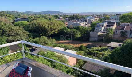 Casa com 2 suítes, varanda, churrasqueira, 4 vagas de garagem, no bairro Ipanema, Porto Alegre/RS     &lt;BR&gt;  &lt;BR&gt;Esta casa excepcional 150m² oferece um ambiente de luxo e conforto incompará
