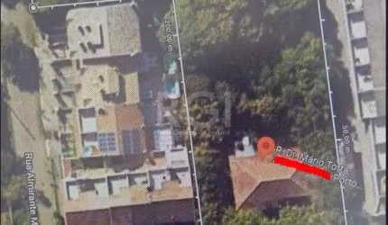Excelente terreno em L, com duas frente, uma para Rua Mario Totta e outra para a Rua Almirante Mariath   &lt;BR&gt;Medindo 30m x 60m x 53m x 28m x 8,70m x 58m    &lt;BR&gt; &lt;BR&gt;Tristeza é um bai