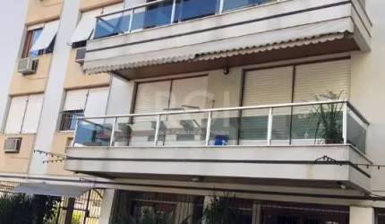 Cobertura Diferenciada com 270,52 m2, 3 Dormitórios, sendo uma Suíte com Closet, Hall de Entrada, Living  em 2 ambientes, Copa/cozinha, Dependência de empregada, Banheiro Auxiliar, Área de serviços. .