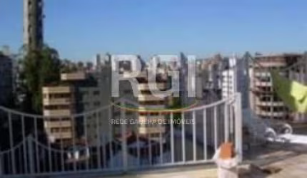 Vende-se cobertura 3 (três) dormitórios com suíte, 2 (duas) vagas de garagem no bairro Bela Vista m Porto Alegre próximo ao Caracol.&lt;BR&gt;&lt;BR&gt;Esta cobertura possui 225m² de área privativa e 